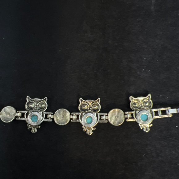 Vintage Silver Tone Faux Turquois Owl Bracelet (4025) - Picture 8 of 8